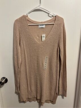 Old Navy Tan V-neck Sweater